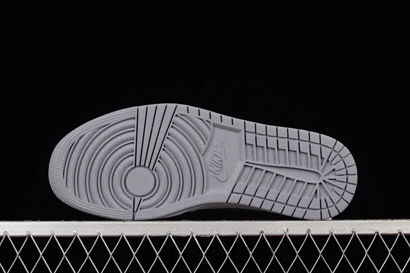 All categories Air Jordan Jordan series basketball shoes Air Jordan 1 High Air Jordan 1 High OG "Stealth" AJ1 Joe 1 high top white gray 555088-037